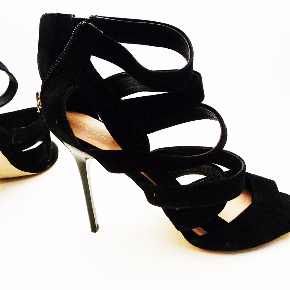 Heels - Picture 2 of 5
